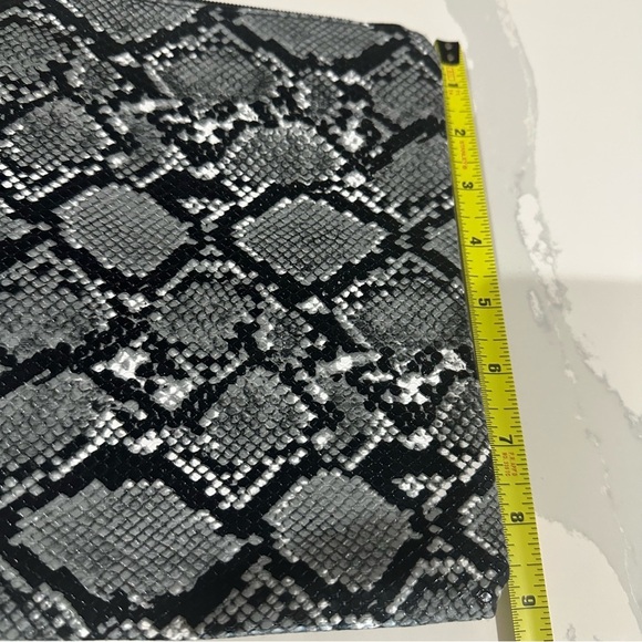Snake Print Oversized Vegan Leather Wristlet Clutch Bag - Picture 3 of 8